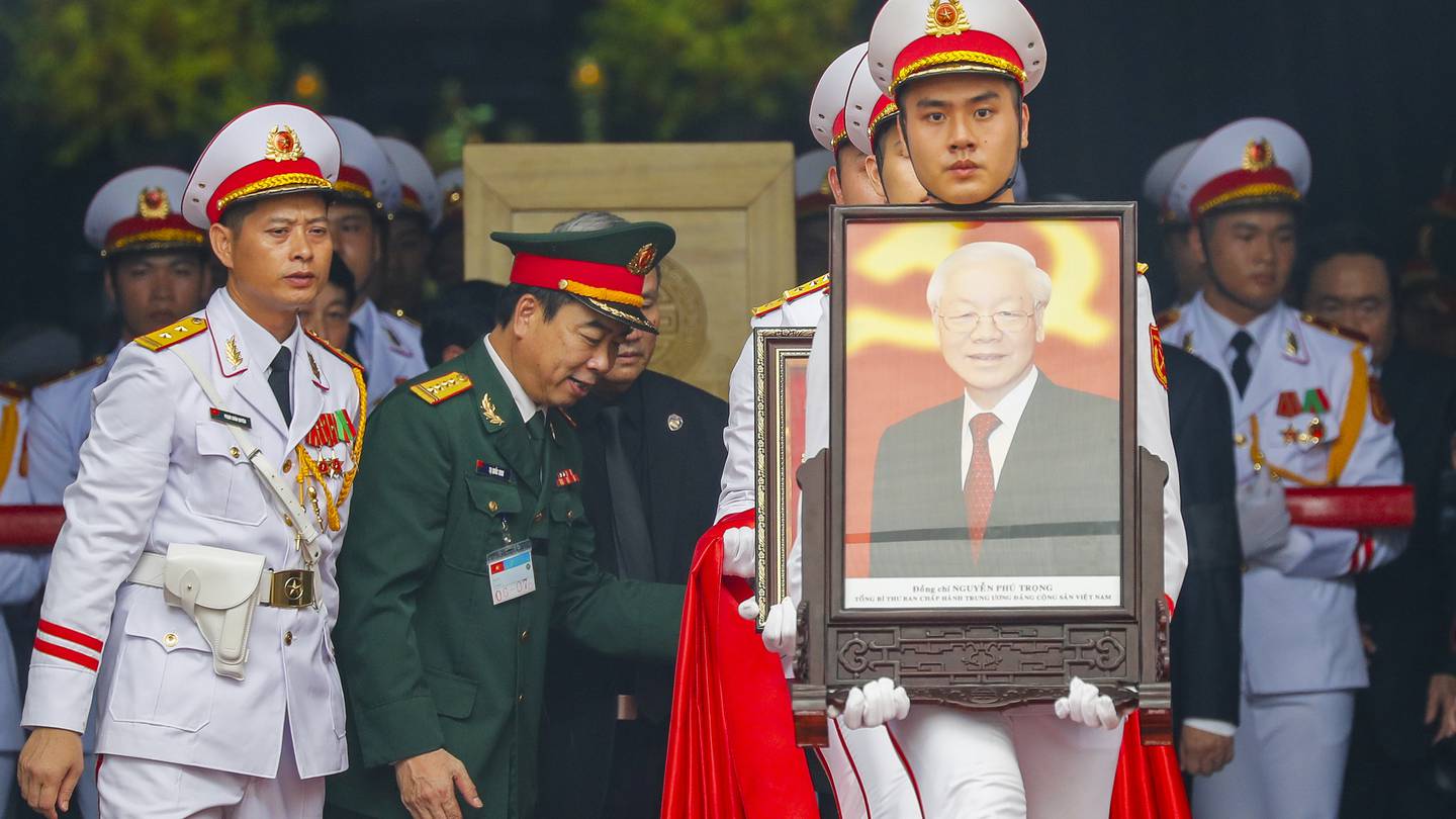 Vietnam Communist Party chief’s funeral draws thousands of mourners, including world leaders  WSOC TV [Video]