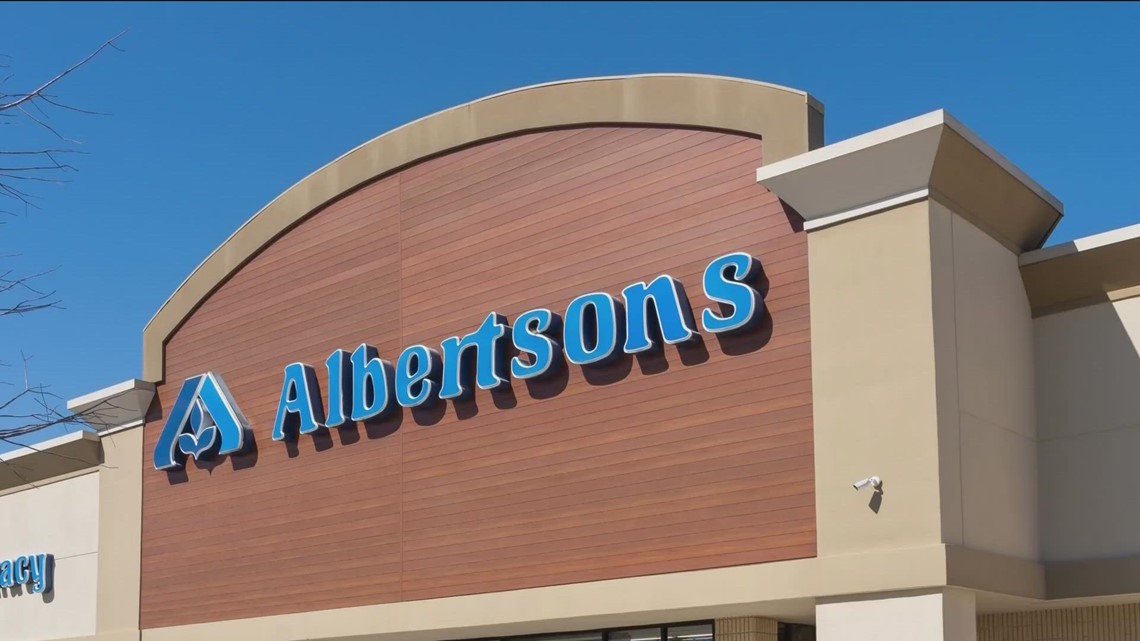 Albertsons, Kroger temporarily halt merger while lawsuit proceeds [Video]