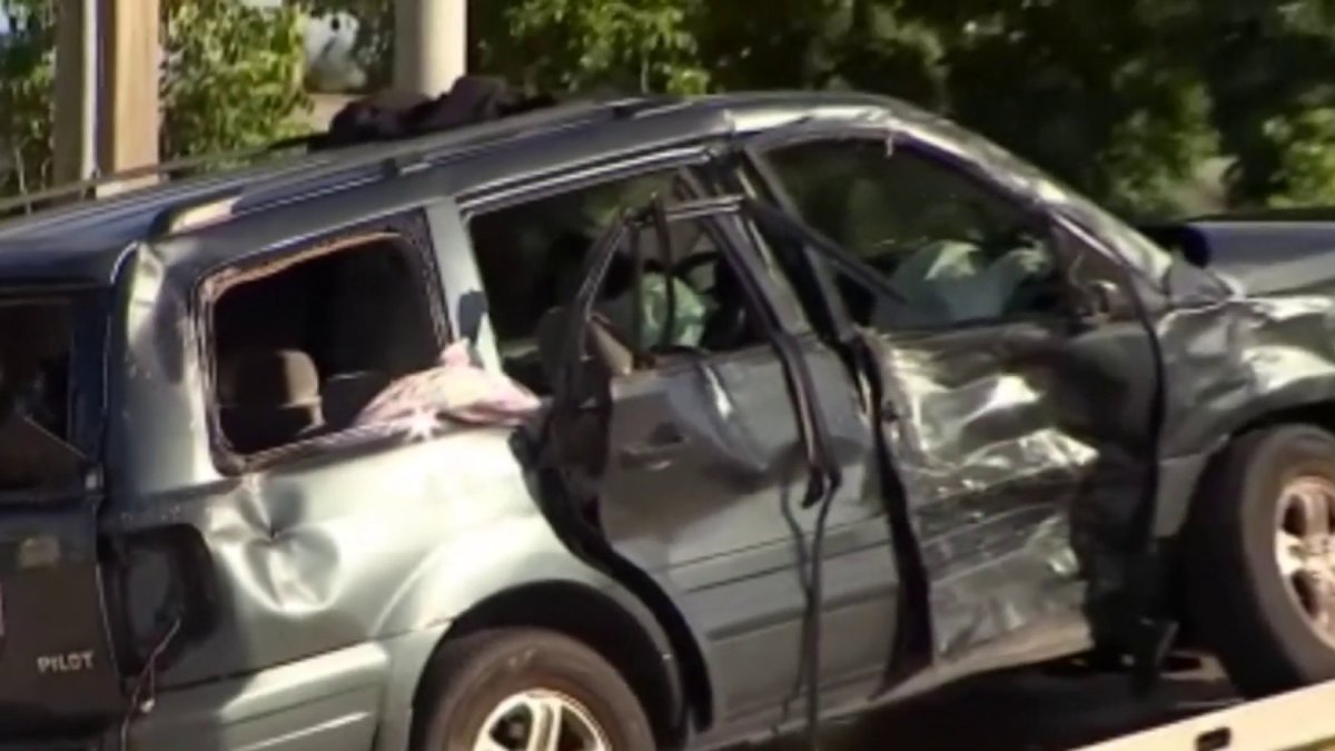 6 children thrown from car, 3 adults hurt in North Lauderdale crash  NBC 6 South Florida [Video]