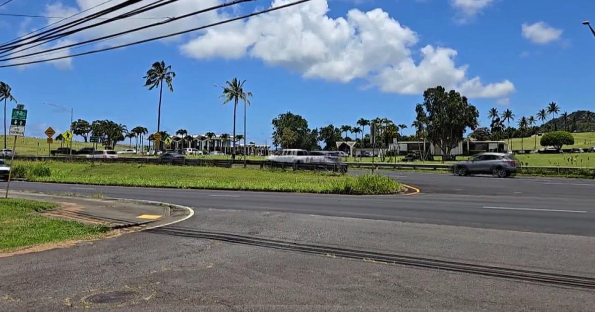 Victim in deadly Kaneohe hit-and-run crash identified, suspect still at large | Crime [Video]